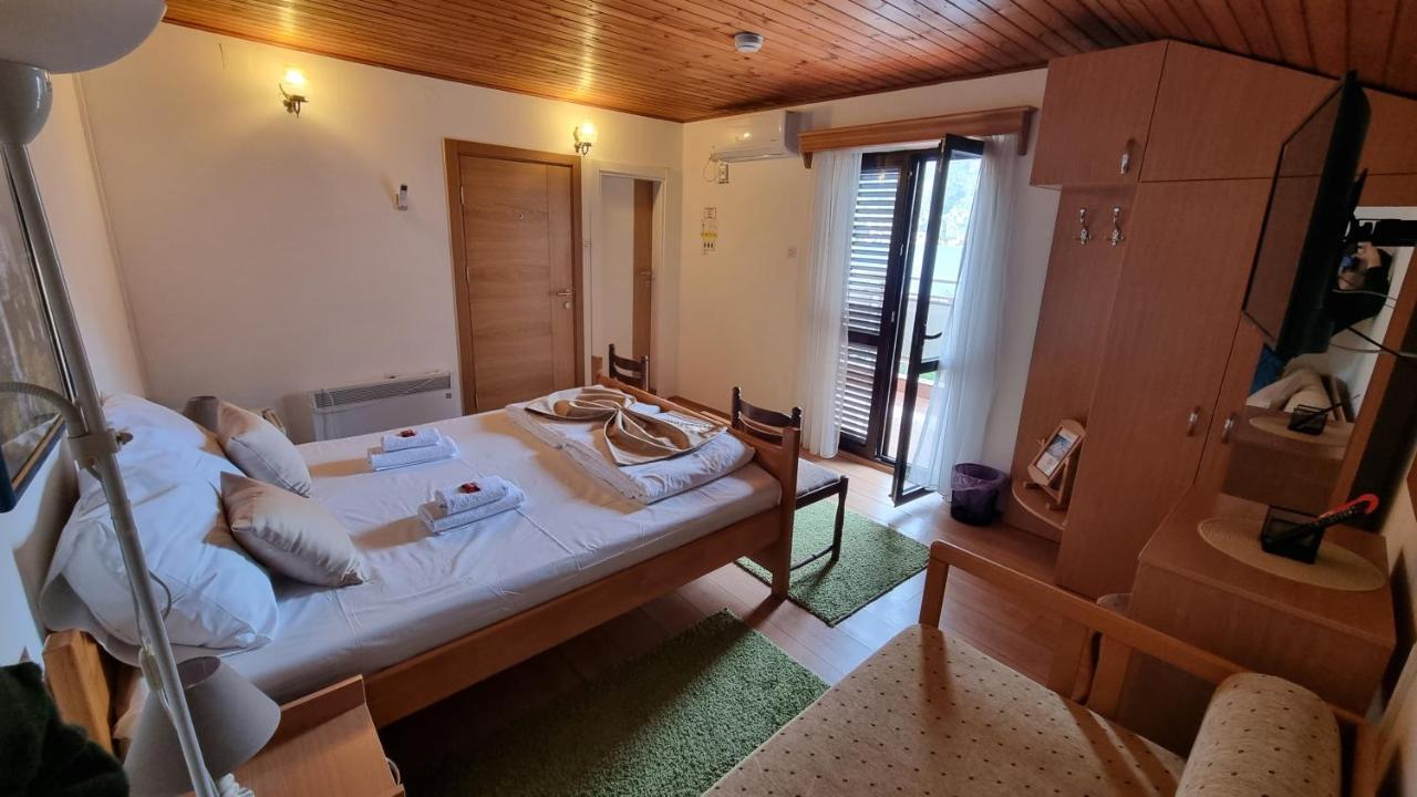 Hotel Bokeljski Dvori Kotor Exteriör bild