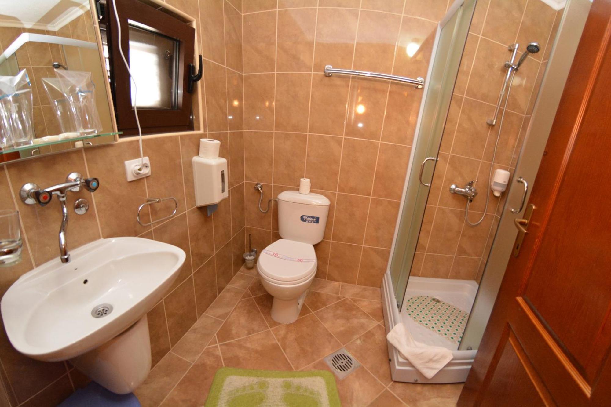Hotel Bokeljski Dvori Kotor Rum bild