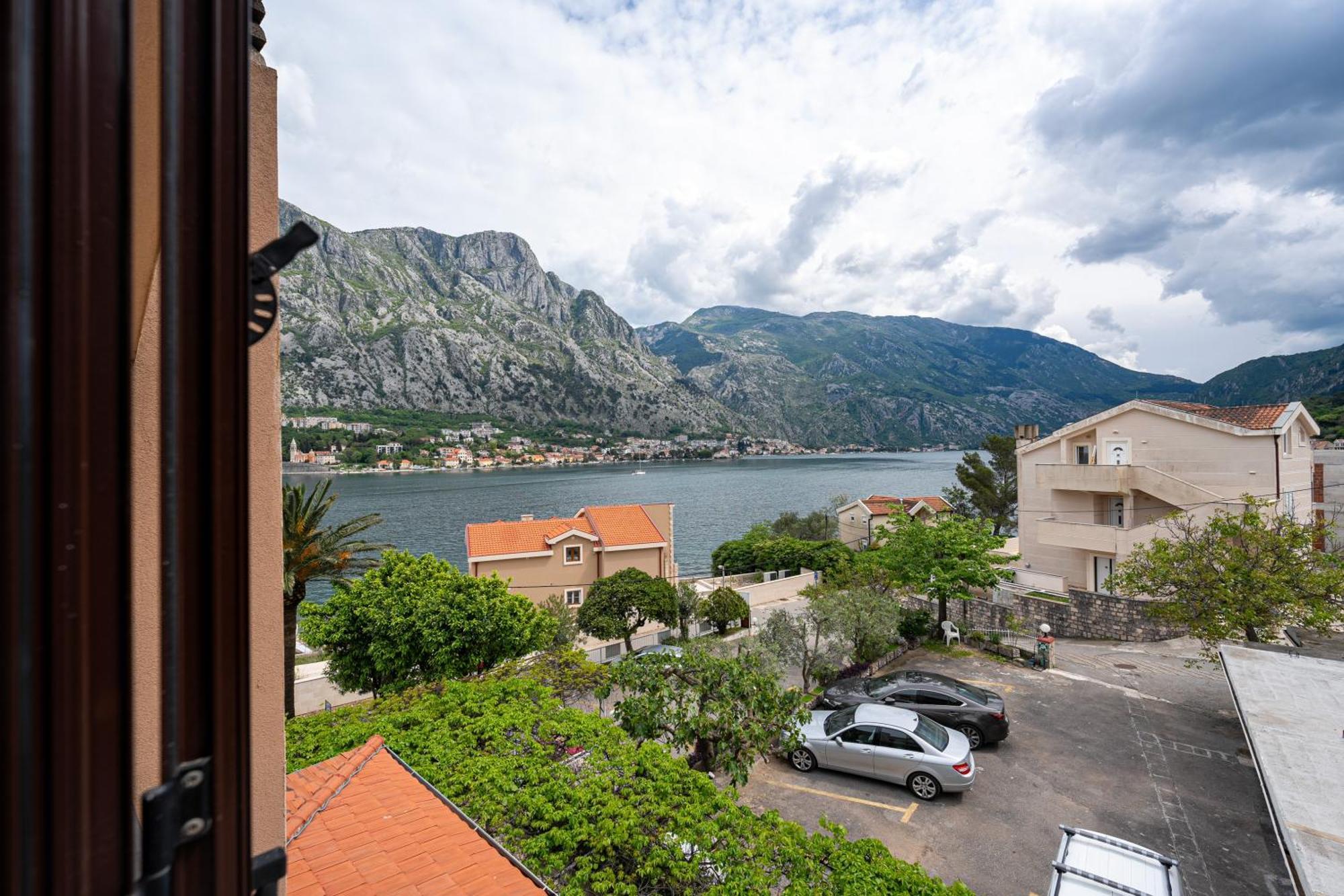 Hotel Bokeljski Dvori Kotor Exteriör bild