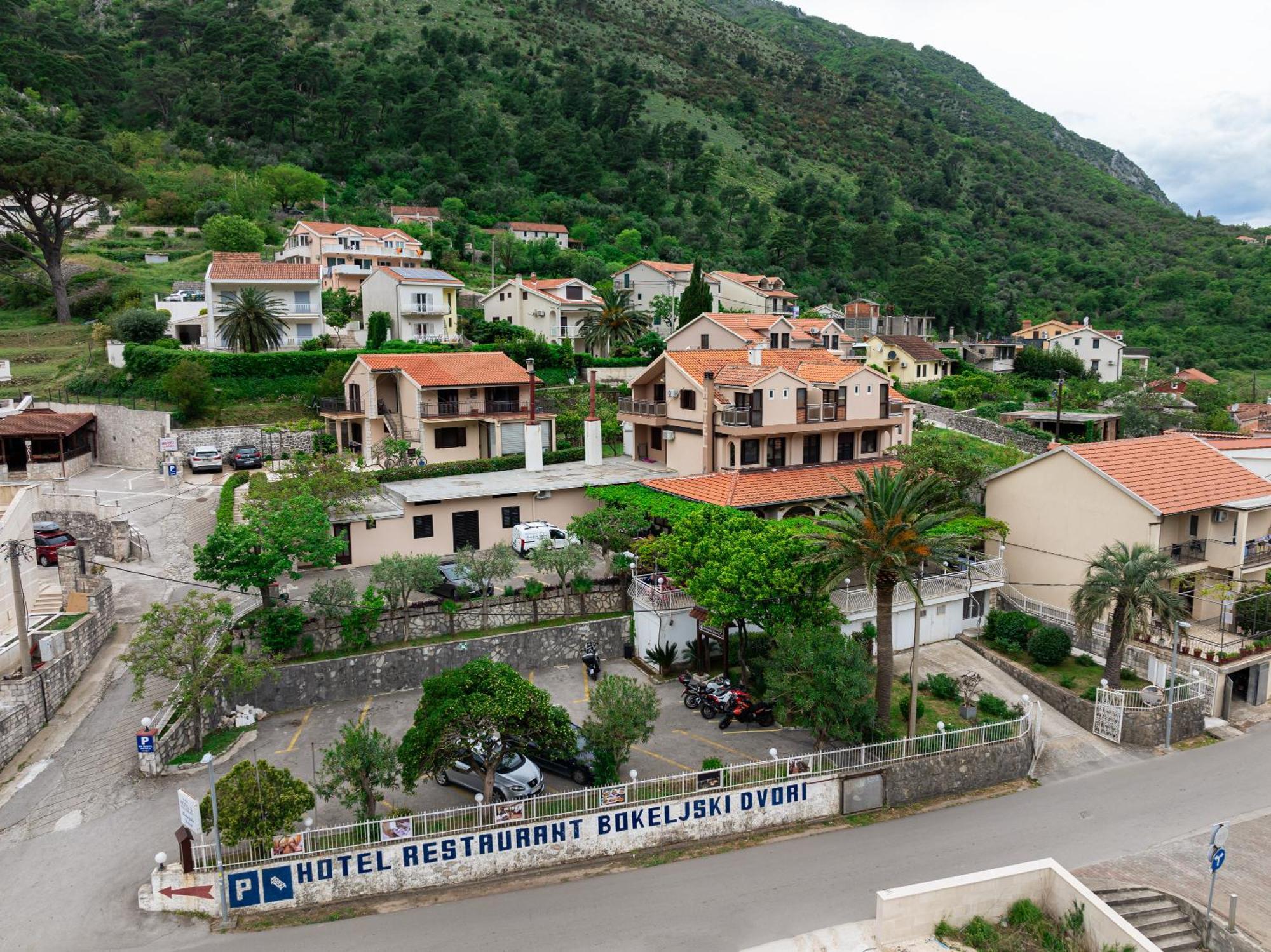 Hotel Bokeljski Dvori Kotor Exteriör bild