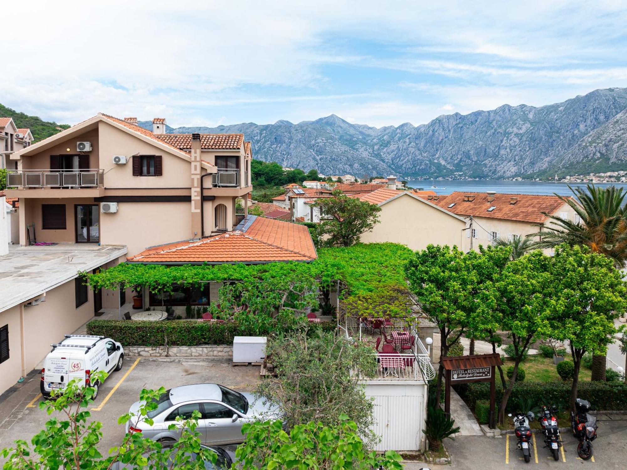 Hotel Bokeljski Dvori Kotor Exteriör bild