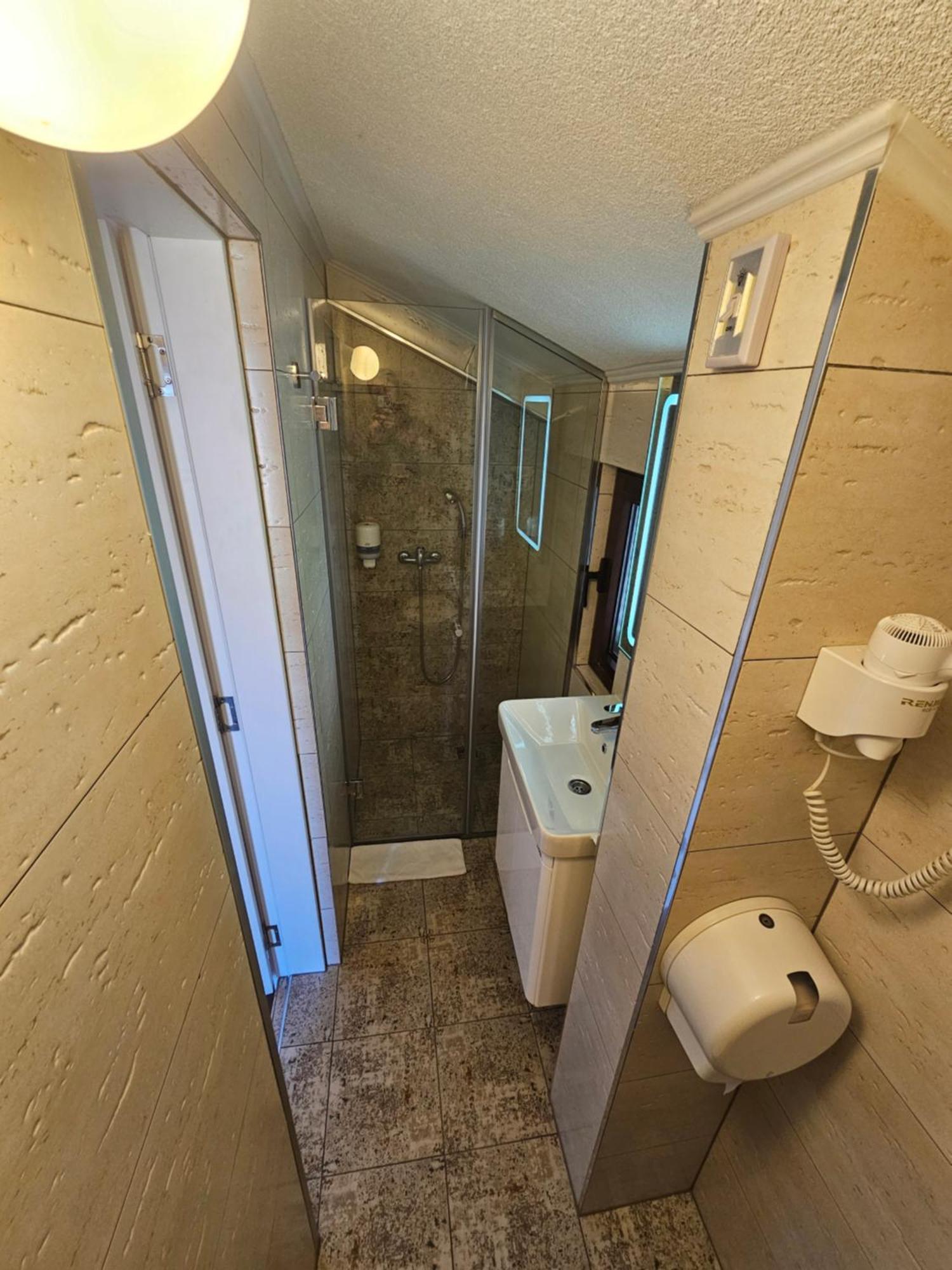 Hotel Bokeljski Dvori Kotor Exteriör bild