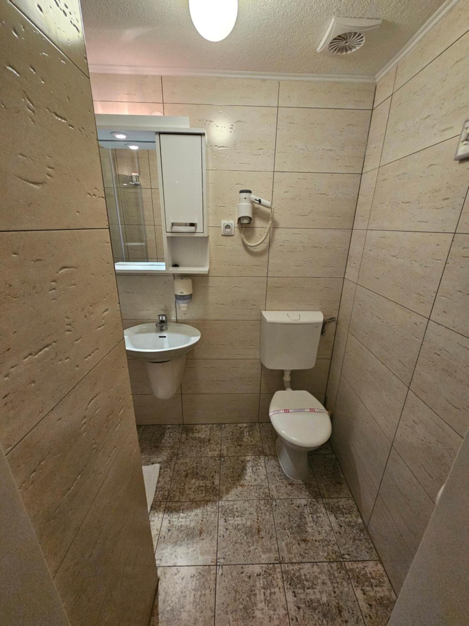 Hotel Bokeljski Dvori Kotor Rum bild