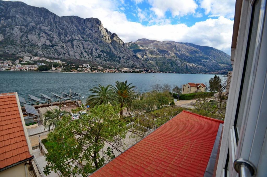 Hotel Bokeljski Dvori Kotor Rum bild